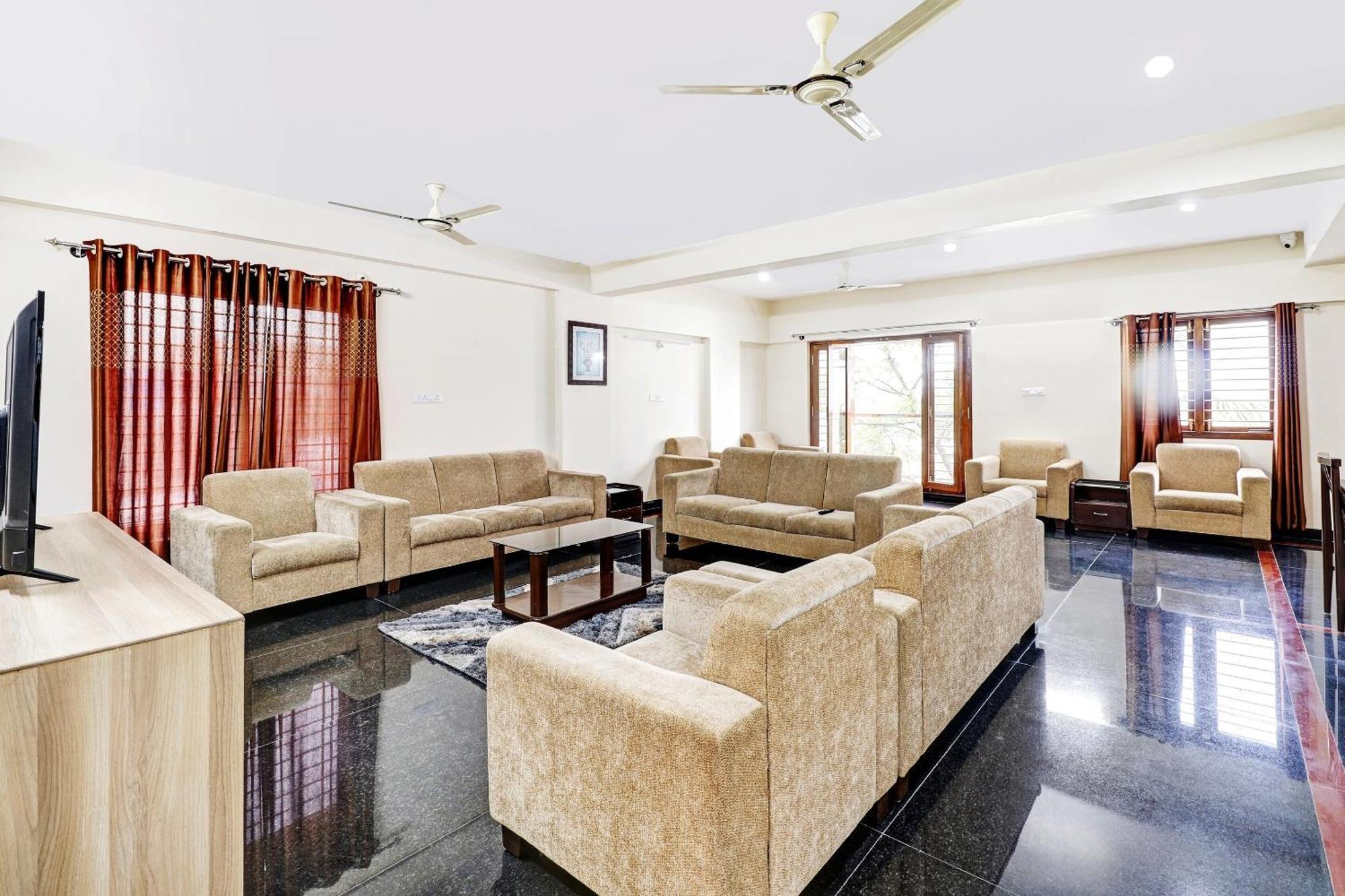 Capital O R R Residency Hotel Бангалор Екстериор снимка