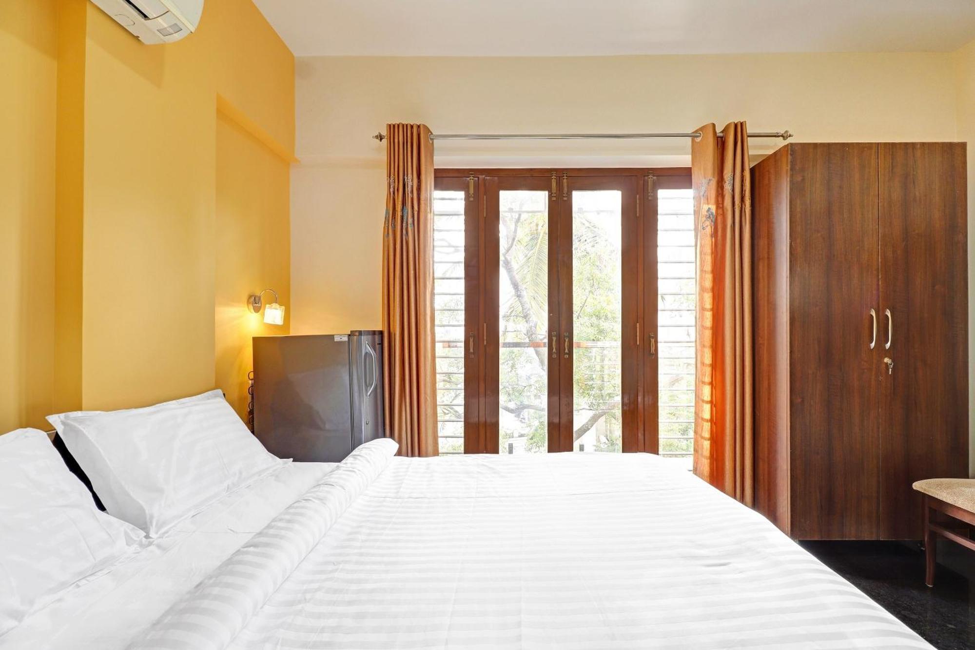 Capital O R R Residency Hotel Бангалор Екстериор снимка